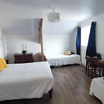 Alojamento de Acomodação e Pequeno-almoço Le Clos Saint-gilles 3*