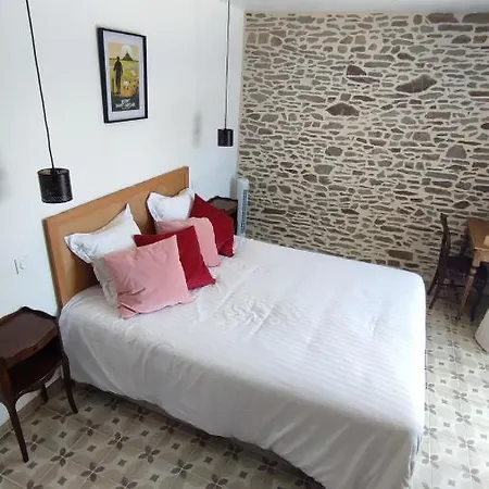 Alojamento de Acomodação e Pequeno-almoço Le Clos Saint-gilles