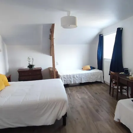 Alojamento de Acomodação e Pequeno-almoço Le Clos Saint-gilles 3*