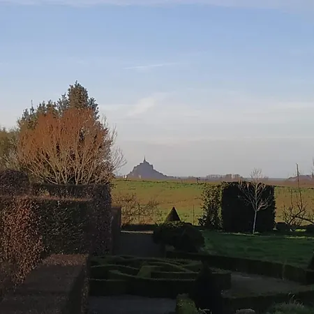 Alojamento de Acomodação e Pequeno-almoço Le Clos Saint-gilles 3*