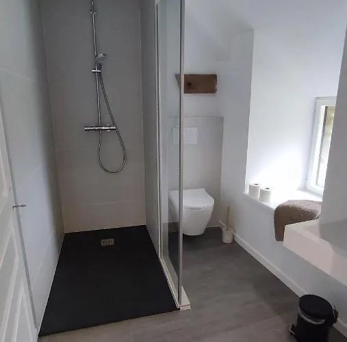 Le Clos Saint-gilles לינה וארוחת בוקר 3*